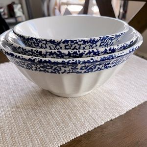Vintage Himark serving bowls - set of 3 blue and white spongemark design - Italy